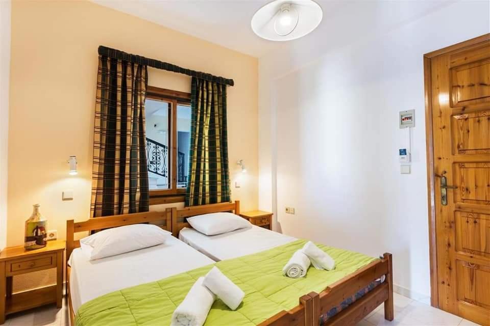 Michalis Litinas Apartments Agia Marina Dış mekan fotoğraf