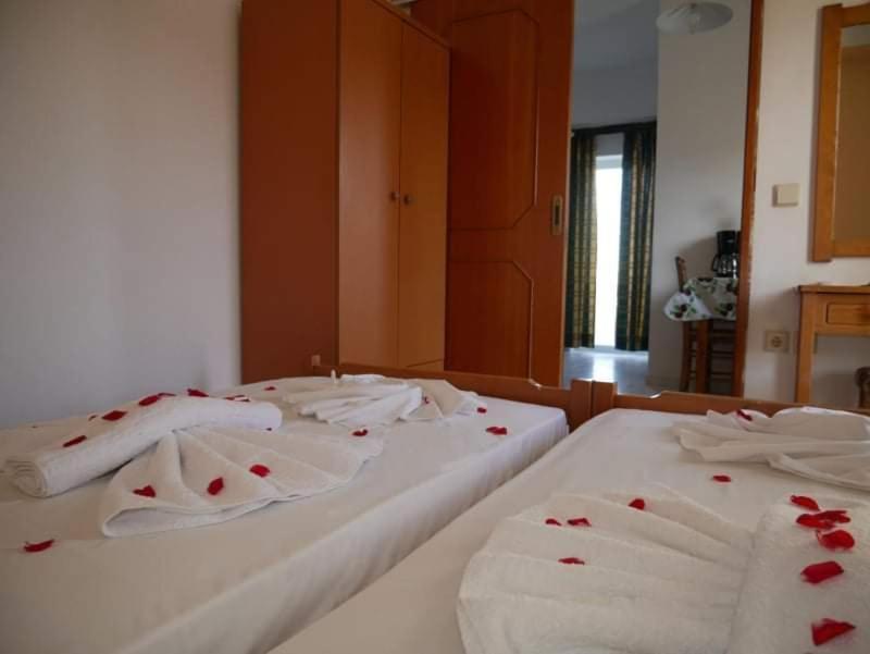 Michalis Litinas Apartments Agia Marina Dış mekan fotoğraf
