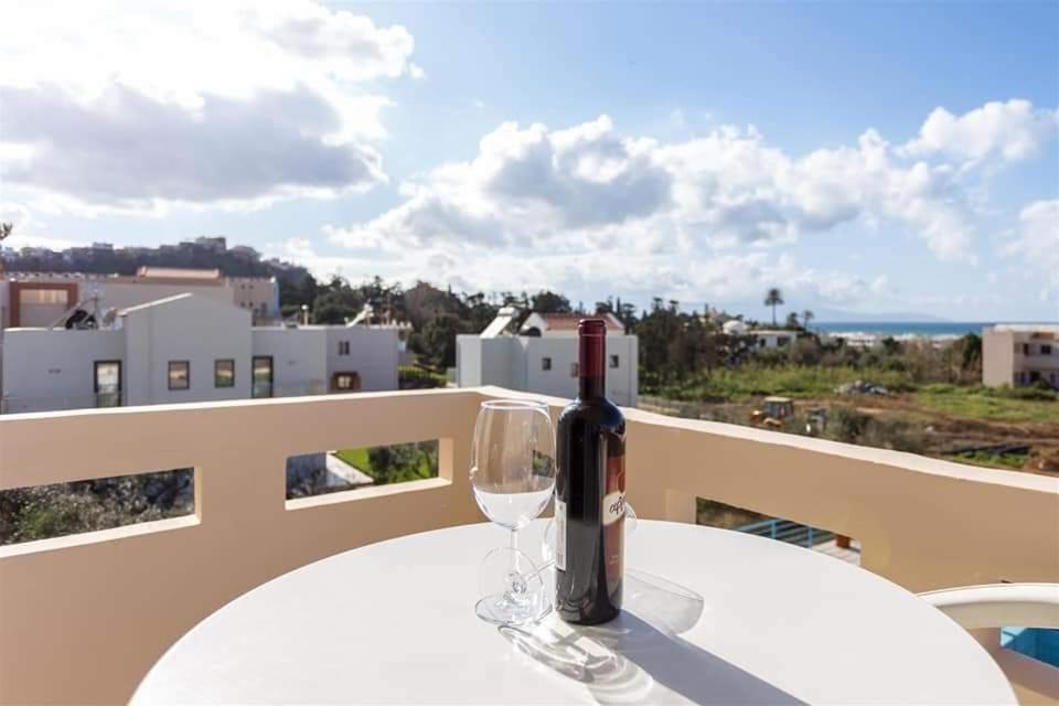 Michalis Litinas Apartments Agia Marina Dış mekan fotoğraf