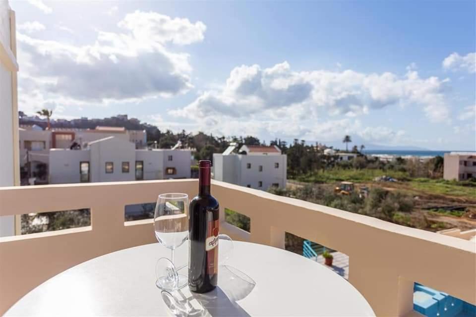 Michalis Litinas Apartments Agia Marina Dış mekan fotoğraf
