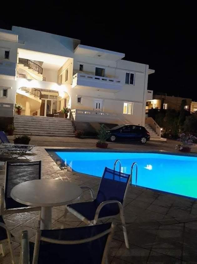 Michalis Litinas Apartments Agia Marina Dış mekan fotoğraf
