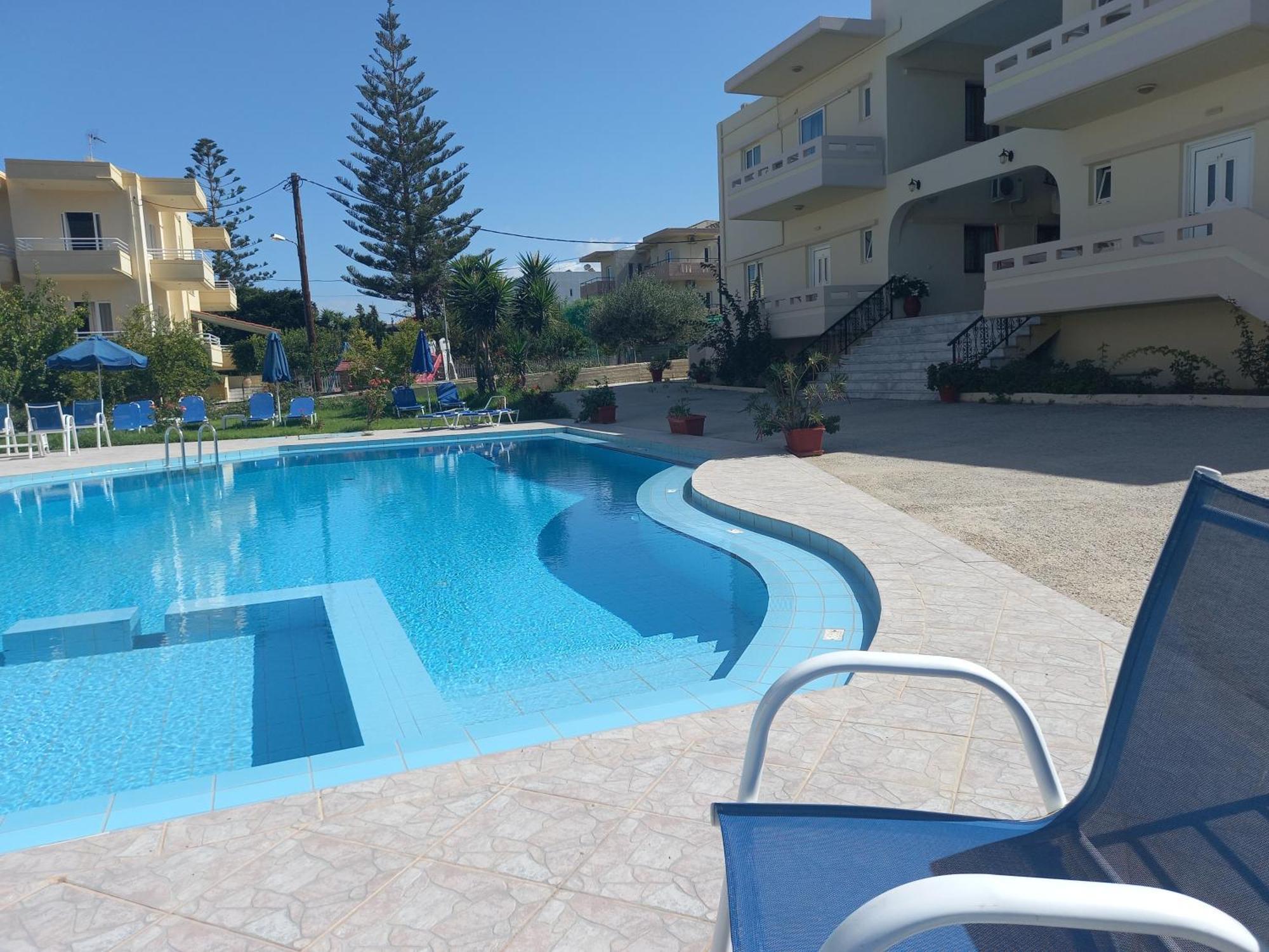 Michalis Litinas Apartments Agia Marina Dış mekan fotoğraf